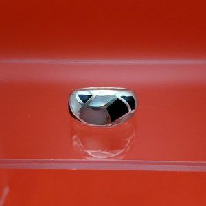 Size 7.75 925 Sterling Silver Mother Of Pearl And Onyx Inlay Ring